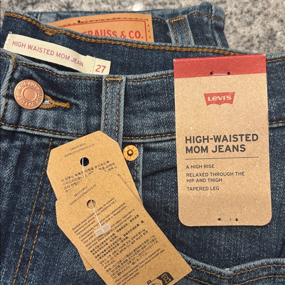 Levi's High-Waisted Mom Jeans - Dark Blue Denim size 4/27 new with tags - Picture 2 of 6